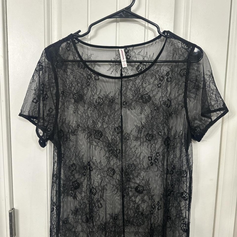 Floral lace sheer overlay high side slits short sleeve maxi dress. M